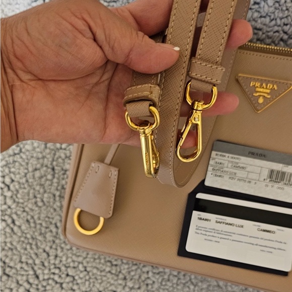 Prada Cammeo Saffiano Lux leather Bag medium authentic slightly used with strap - Picture 16 of 16